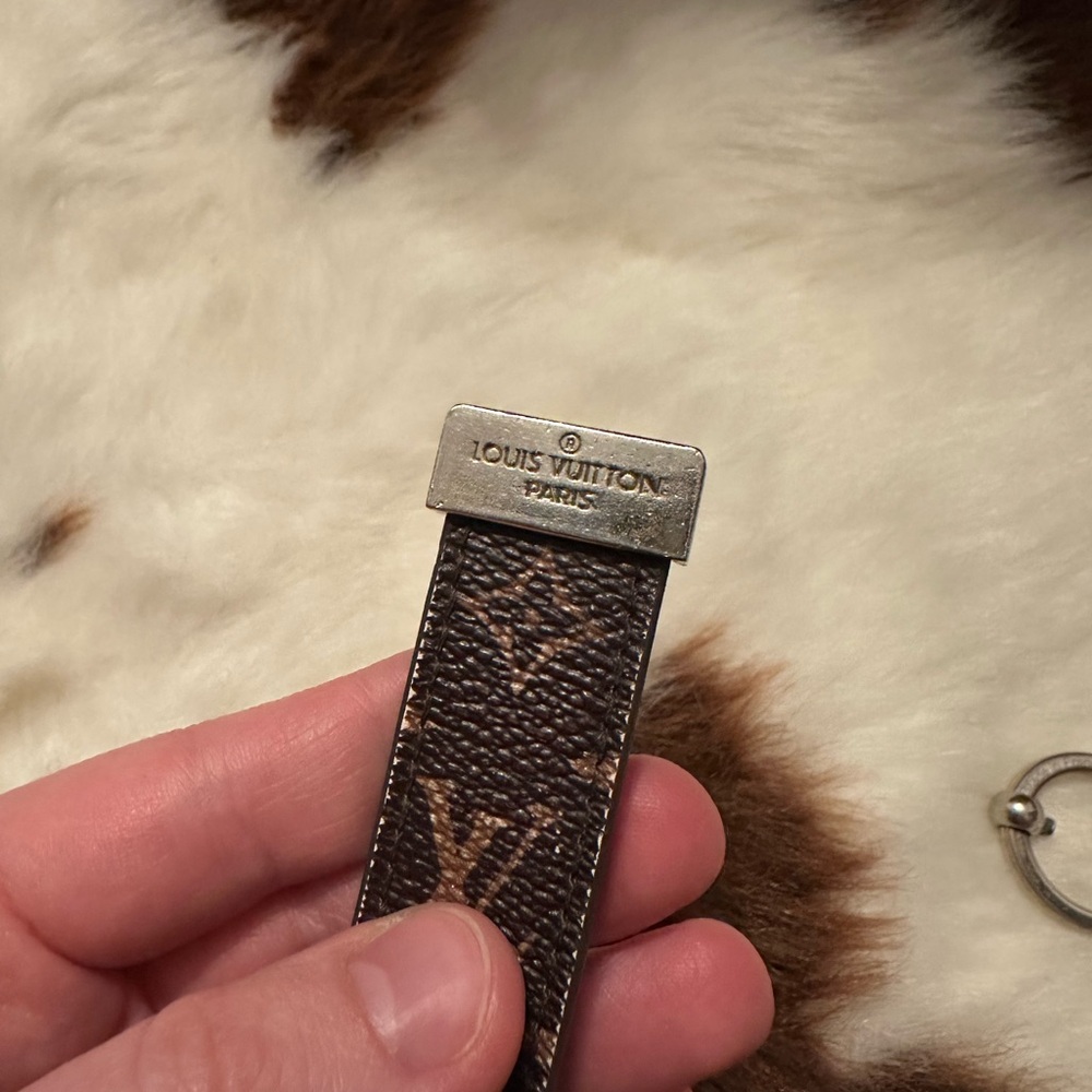LV Brown Patterned Keychain Accessory - Picture 8 of 14
